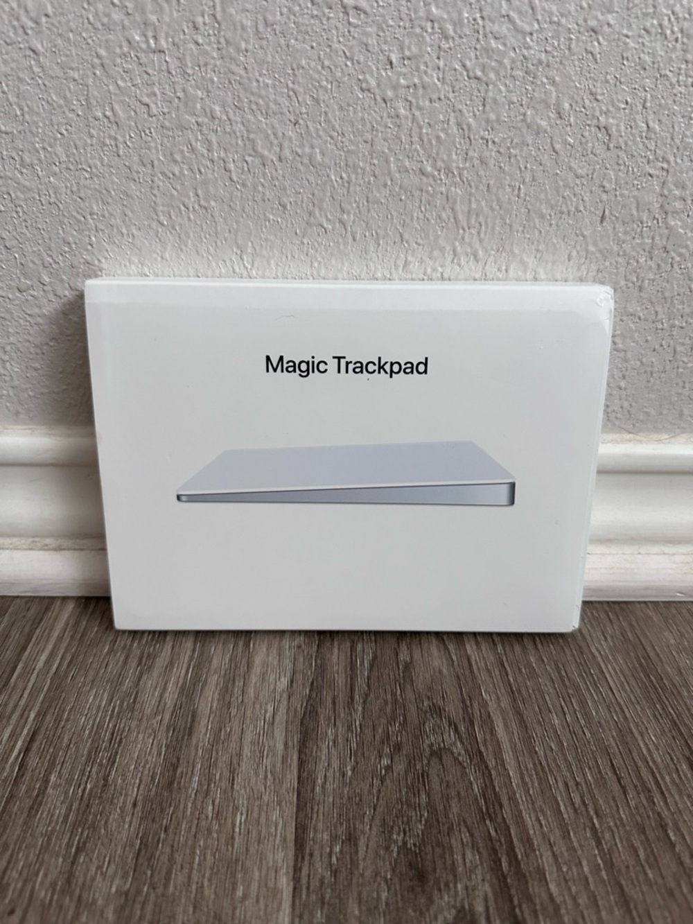 Apple Magic Trackpad in White and Silver